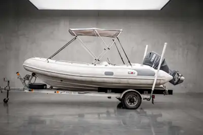 FR-AVB1534RI203 Avon SE 490DLX 2003 vendu avec sa remorque, bateau pneumatique très fiable, stable e...
