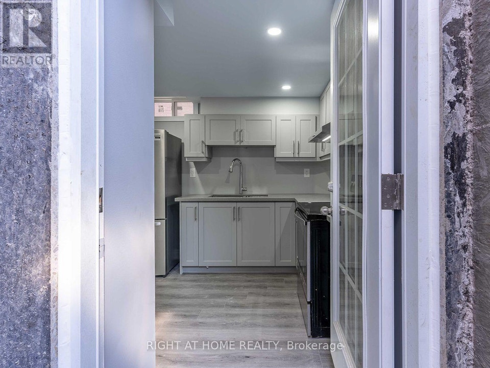 B - 99 PURCELL CRESCENT Vaughan (Maple), Ontario 3