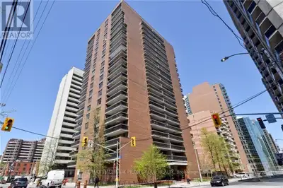 1504 - 475 LAURIER AVENUE W Ottawa, Ontario