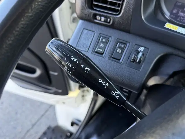 2015 Hino 358 22 Foot Dump Flatdeck with Amco Veba Crane and Air in Heavy Trucks in Regina - Image 43