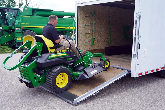 Green Pro 8.5'x20' Enclosed Landscape Trailer in Cargo & Utility Trailers in Ottawa - Image 12
