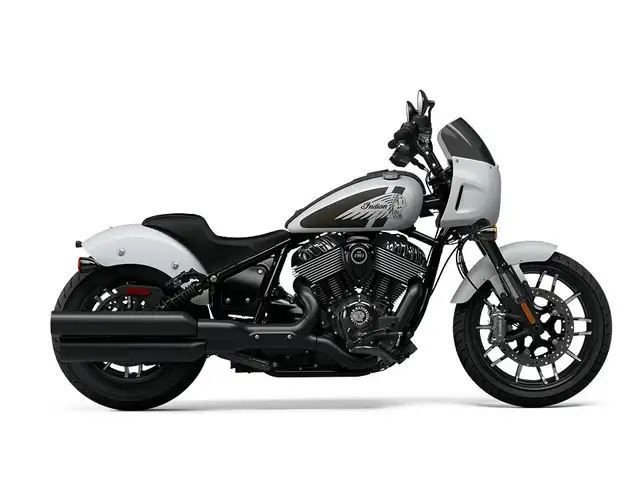 2024 Indian Motorcycle Sport Chief // Ghost White Metallic Smoke in Street, Cruisers & Choppers in Winnipeg - Image 16