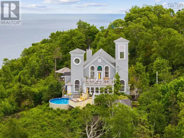 4 York Redoubt Crescent Fergusons Cove, Nova Scotia in Houses for Sale in City of Halifax - Image 2