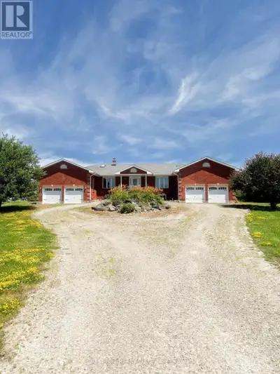 Welcome To This Spacious And Beautifully Appointed Country Bungalow, Ideally Situated On A Quiet Roa...