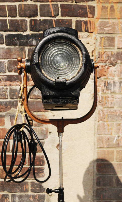 The lamp that lit the Mad Men era. in Indoor Lighting & Fans in Belleville - Image 3