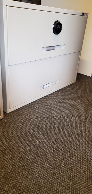 SECURITY FILING CABINET - EXCELLENT CONDITION !!!!! in Other Business & Industrial in Ottawa - Image 4