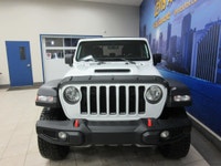 JEEP GLADIATOR MOJAVE 2023 4X4 TOUT ÉQUIPÉ V6 3.6L MANUEL 6 RAPPORTS TOUT ÉQUIPÉ / GPS NAVIGATION /... (image 3)
