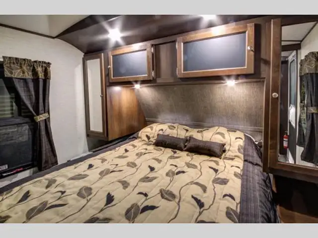 2017 Keystone RV Premier Ultra Lite 26RBPR in Travel Trailers & Campers in Kamloops - Image 28