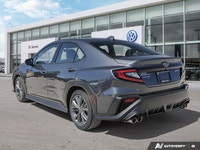* AWD System: Symmetrical All-Wheel Drive with a viscous-coupling limited-slip centre differential *... (image 2)