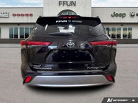 Sunroof, Leather Seats, Navigation, Power Liftgate, Cooled Seats! With a host of premium features, y... (image 3)