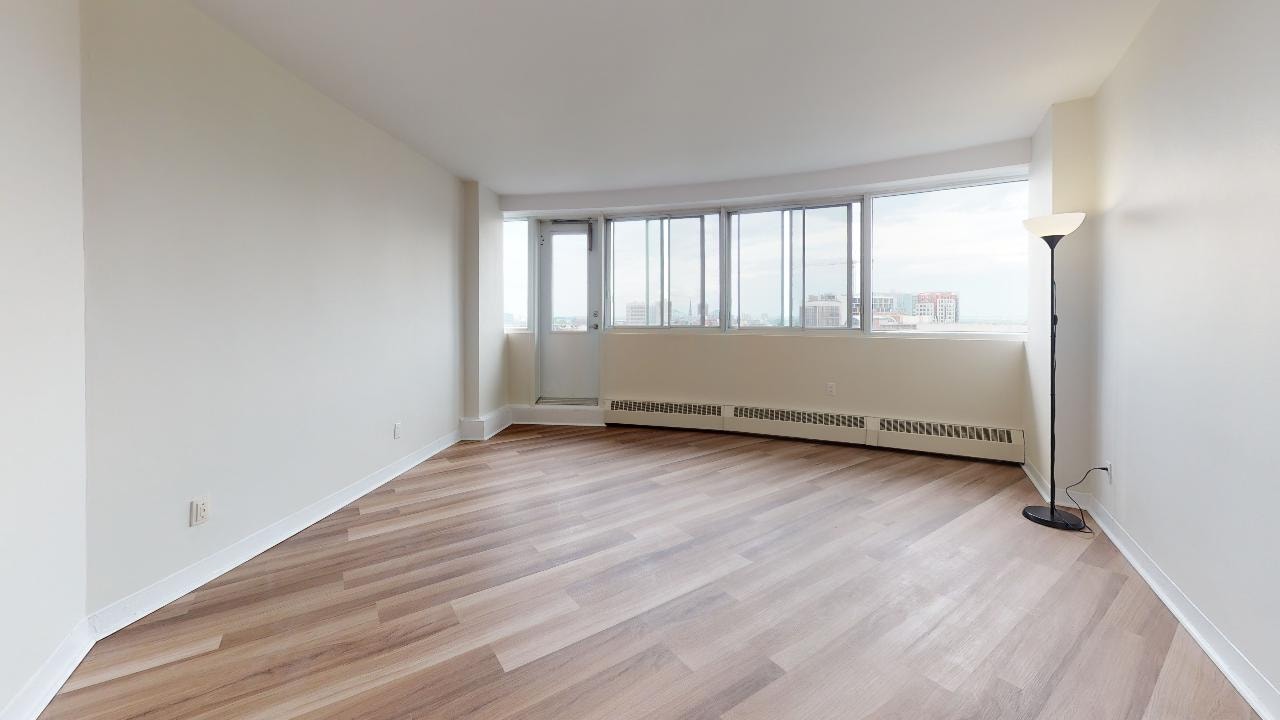 235 Sherbrooke St W — photo 3
