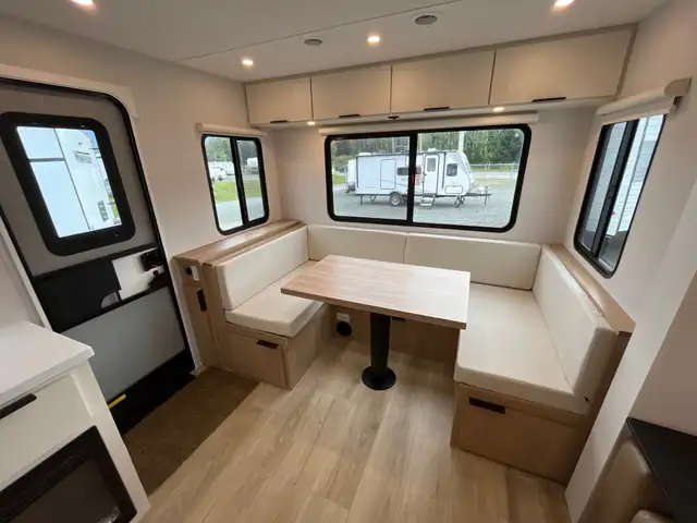 2026 Winnebago THRIVE in Travel Trailers & Campers in Terrace - Image 17