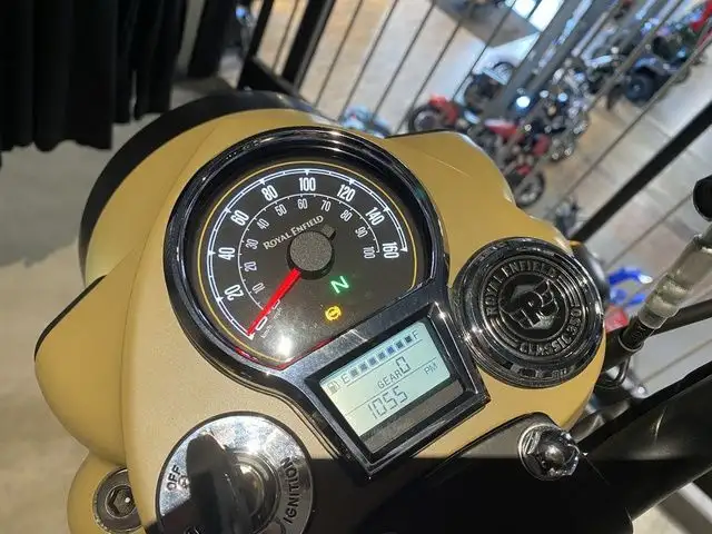 2026 ROYAL ENFIELD MOTORS CLASSIC 350 in Street, Cruisers & Choppers in City of Halifax - Image 5