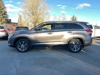 Double L Motors Ltd. For Sale: 2019 Toyota Highlander XLE AWD, Loaded, and Family-Ready! XLE Trim Fu... (image 2)