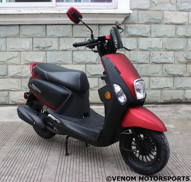 NEW 49CC SCOOTER | STREET LEGAL | VENOM ROMA | MOPED MOTORCYCLE in Scooters & Pocket Bikes in Québec City - Image 12