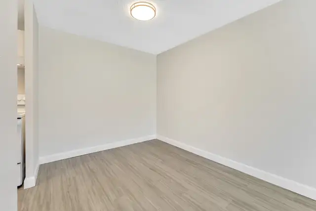 Kingston 2 Bedroom Apartment for Rent: in Long Term Rentals in Kingston - Image 15