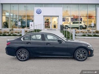 This BMW 3 Series delivers a Intercooled Turbo Premium Unleaded I-4 2.0 L/122 engine powering this A... (image 5)