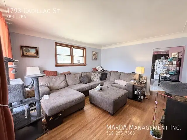 SPACIOUS 3 BED/2 BATH HOME- FINISHED BASEMENT-EAST WINDSOR + UTI in Long Term Rentals in Windsor Region - Image 4