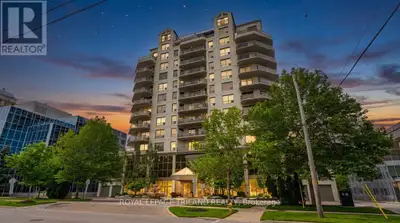 Enjoy the best of downtown London living with this amazing corner suite featuring a wraparound priva...