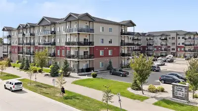 3K//Winnipeg/Show Suite Thursday 5-7pm & Sundays 12-2pm | This lovely 847 sq ft suite with luxury vi...
