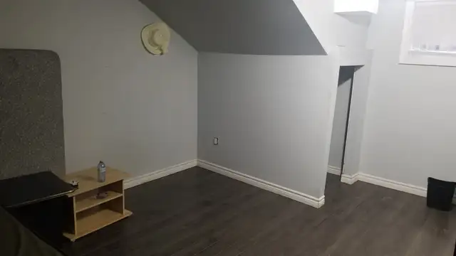 Basement 4 rooms Available for rent 1800 wifi included in Long Term Rentals in City of Toronto - Image 4