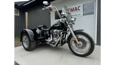 MUST BE SEEN THIS BIKE HAS A LEHMAN TRIKE KIT LOTS OF EXTRAS ON THIS BIKE VANCE & HINES EXHAUST ,SCR...