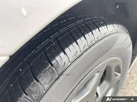 Only 25 Miles! This Chrysler Pacifica Hybrid has a trusty Gas/Electric V-6 3.6 L/220 engine powering... (image 9)