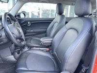 This 2020 Mini Cooper 3 door is a fun and practical choice! With heated seats, a large dual pane sun... (image 2)