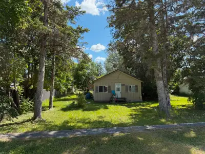 Affordable Weekend Retreat Steps from Lake Winnipeg! Looking for a budget-friendly weekend getaway j...