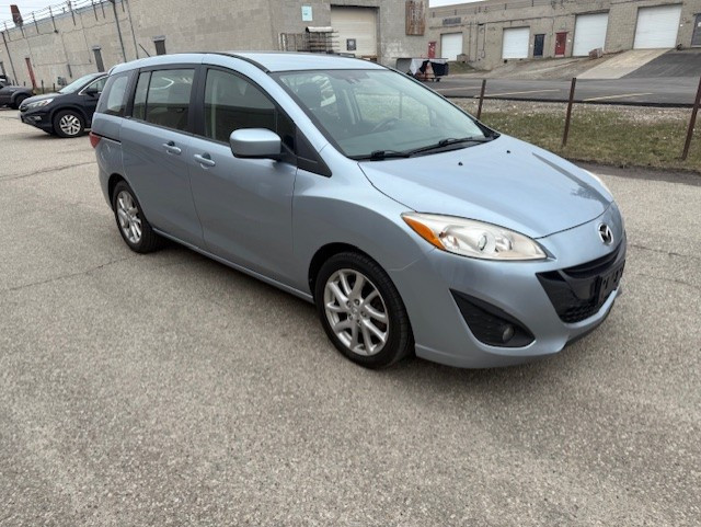 2012 mazda5 minivan in Cars & Trucks in Cambridge - Image 3