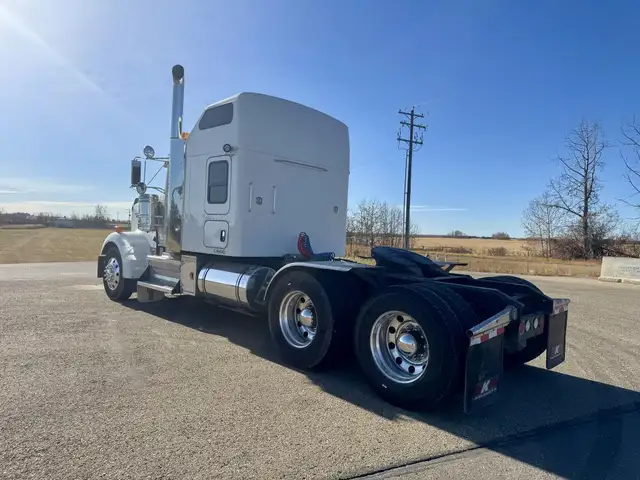 2014 KENWORTH W900 in Heavy Trucks in Saskatoon - Image 11