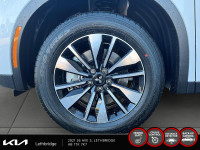 2025 Mitsubishi Outlander LE Experience the Mitsubishi Outlander LE with only 33 km on the odometer.... (image 7)