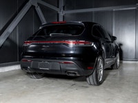 Porsche Macan 2022 certifié Porsche Approved, offert par le Centre Porsche Québec. Fini en Noir Inte... (image 2)