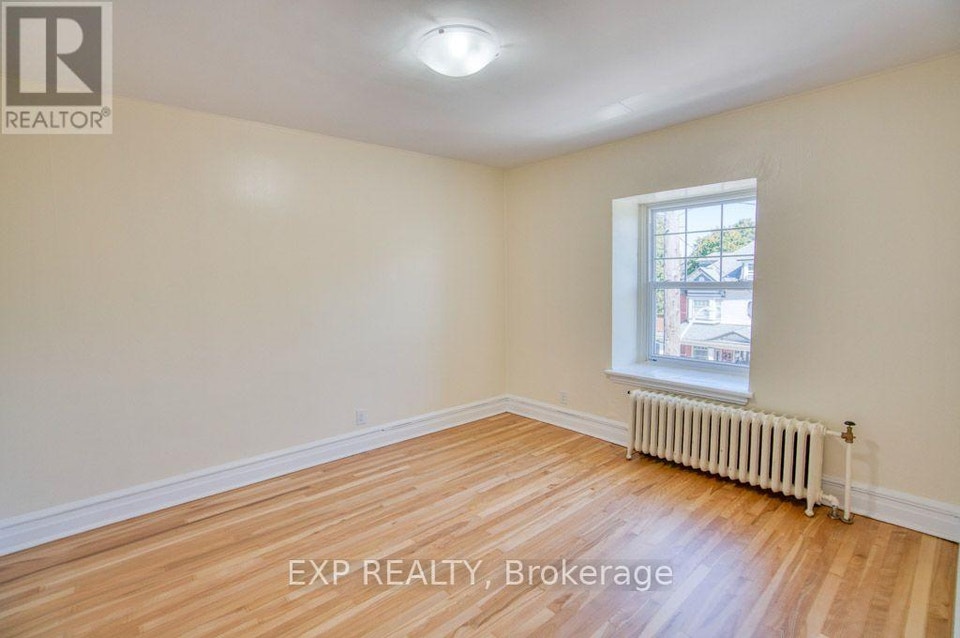 3 - 76 FAIRMONT AVENUE Ottawa, Ontario 5