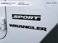 JEEP WRANGLER SPORT 2 PORTES 4X4 AVEC 144 000 KM 2016 EQUIPE DU MOTEUR V6 3.6L AVEC TRANSMISSION MAN... (image 9)