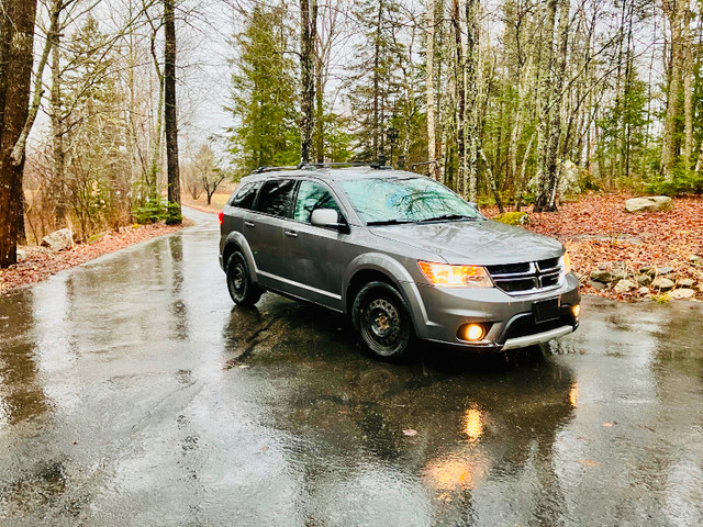 2013 Dodge Journey SXT 3.6L V6 in Cars & Trucks in Saint John - Image 2