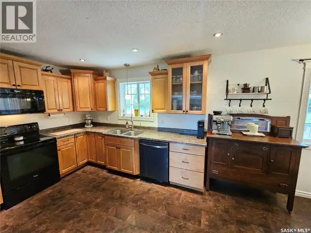 Redvers South Acreage. Antler Rm No. 61, Saskatchewan in Houses for Sale in Regina - Image 23
