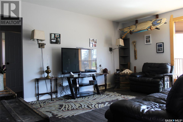 116 Ash AVENUE N Eastend, Saskatchewan in Houses for Sale in Swift Current - Image 4