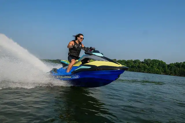 2026 Yamaha JetBlaster PRO 3-UP Imperial Red/Nightshade in Powerboats & Motorboats in Moose Jaw - Image 7