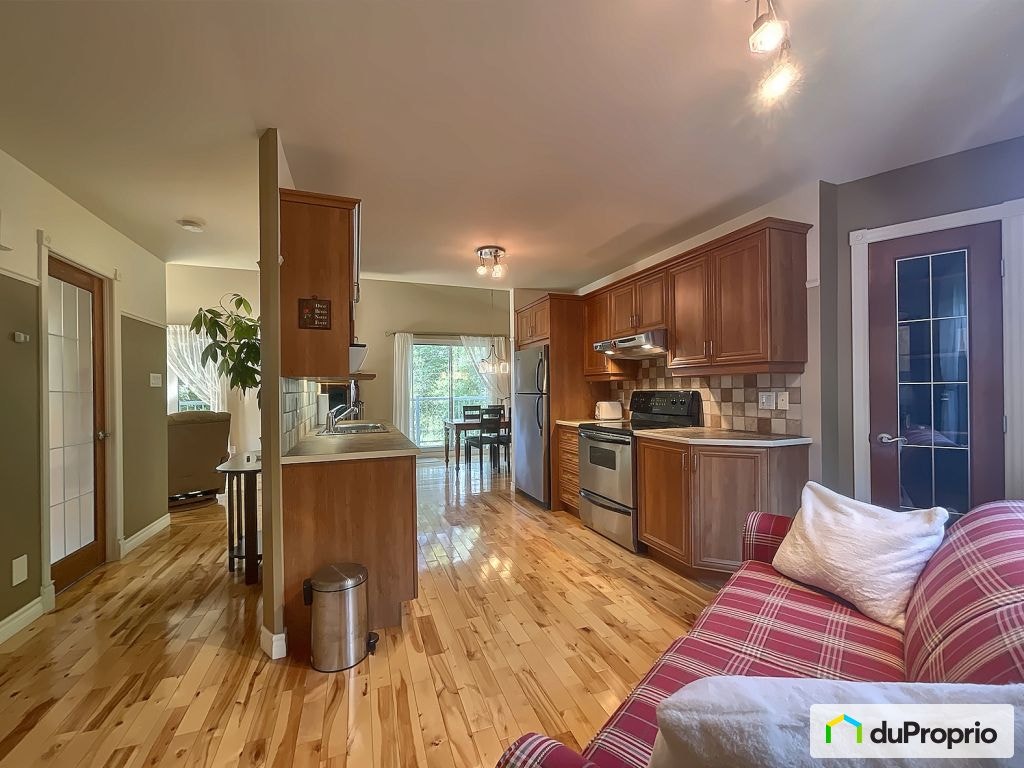 $600,000 - 2 Storey for sale in Neuville — photo 3
