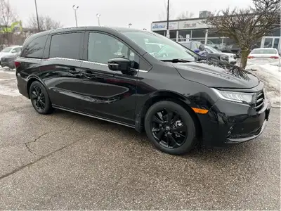 2023 Honda Odyssey Black Edition 1 Owner Clean Title Fully Loaded All Power Options. DVD Player, 8 S...