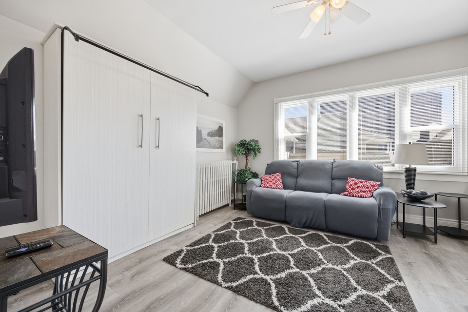 Fully Furnished All-Inclusive Bachelor 3