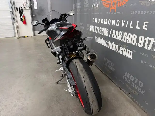 2024 Aprilia RSV4 in Sport Bikes in Drummondville - Image 12