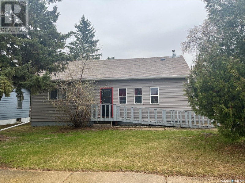 318 1st AVENUE E Blaine Lake, Saskatchewan Houses for Sale