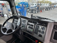 Appelez // Call Guillaume 514-404-6940 Camion dompeur 10 roues // two axle dump truck Kenworth T370... (image 6)