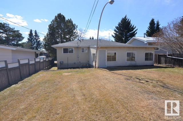 4740 56 AV Tofield, Alberta in Houses for Sale in Edmonton - Image 4