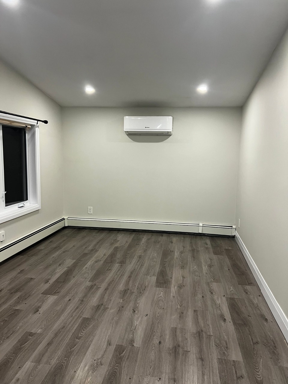 278 Lloyd #4 - 2 bedroom apt for rent 2