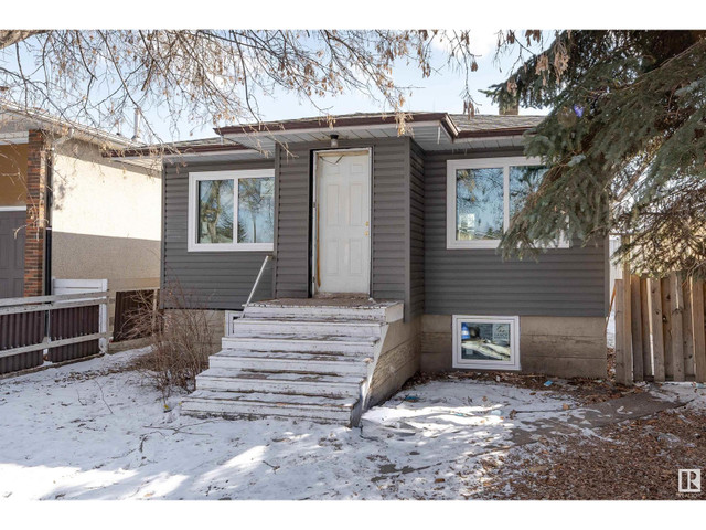 12843 71 ST NW Edmonton, Alberta in Houses for Sale in Edmonton