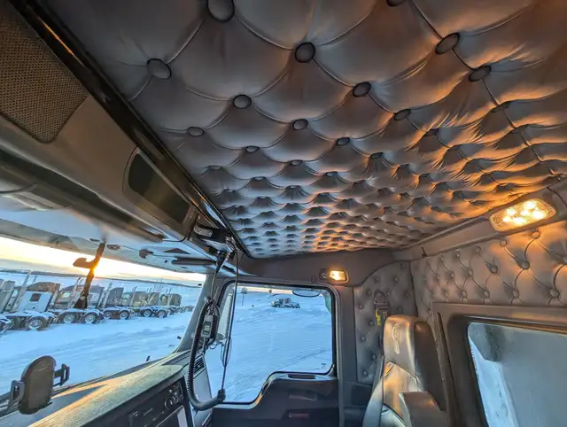 2019 KENWORTH T800 in Heavy Trucks in Kamloops - Image 21