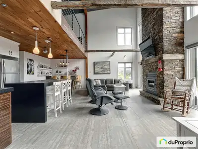 Chalet style chic industriel. Magnifique choix de matériaux, grandes pièces à airs ouvertes, cuisine...